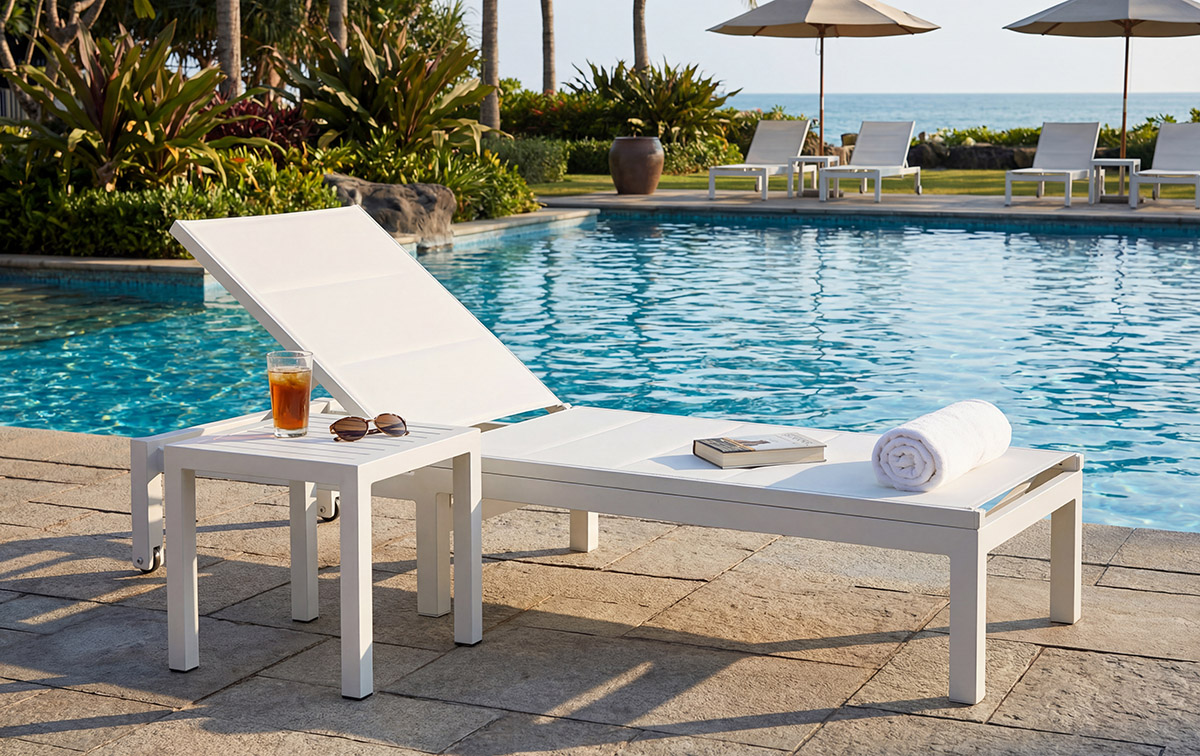 Retractable Sun Lounger with Wheels (MB4108)