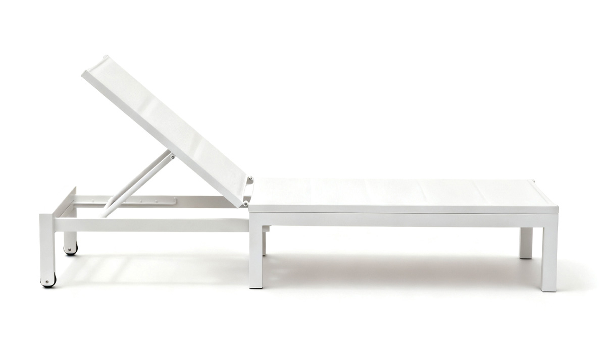 Retractable Sun Lounger with Wheels (MB4108)