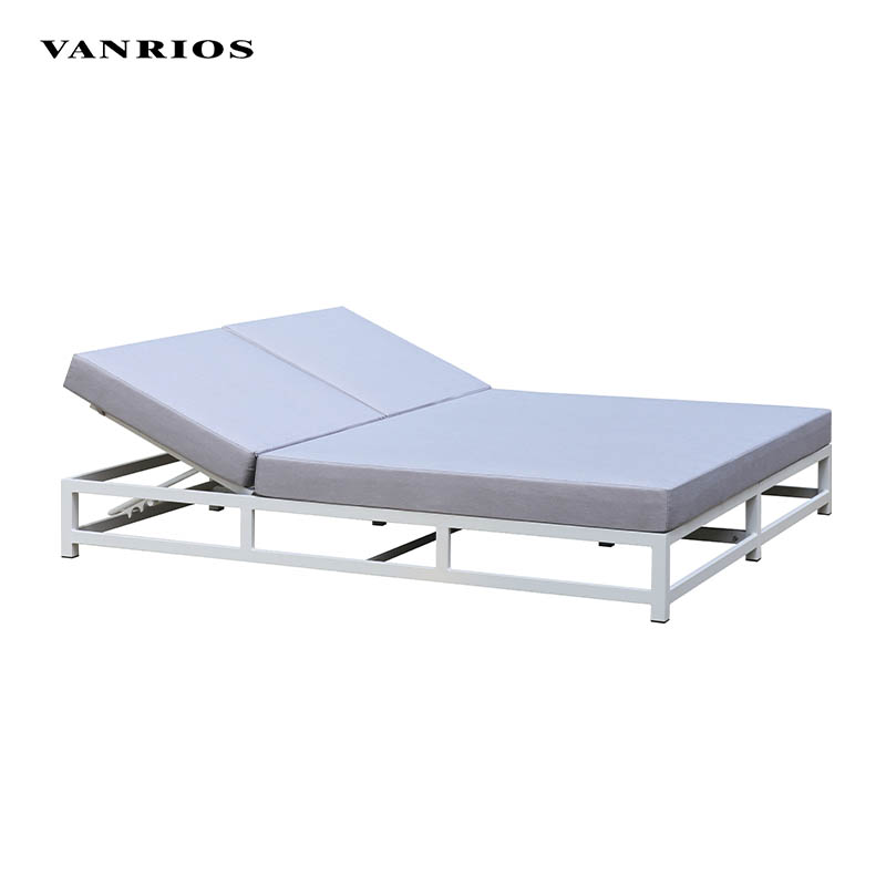 UV-Resistant Powder Coating Aluminum Lounge Daybed Quick Dry Foam Outdoor Sunbed DB-02
