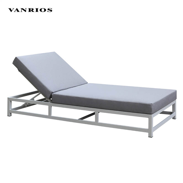 Corrosion-Resistant Powder-Coated Aluminum Outdoor Daybed Chaise Lounge for Luxury Villas and Gardens